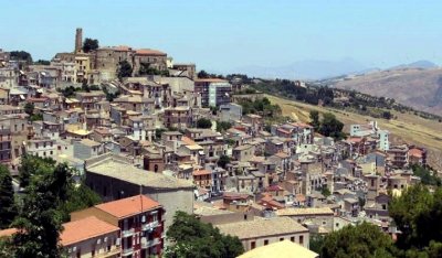 В итальянском городке бесплатно раздают дома