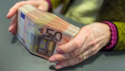 В ЕС планируют лимит в 10 000 евро для наличных выплат