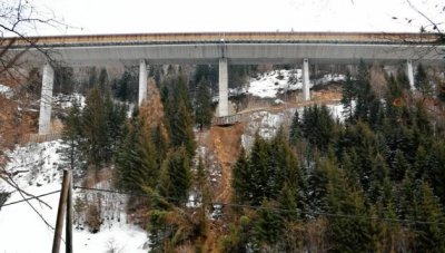 Полное закрытие автомагистрали A10 в Австрии: опасность обрушения моста