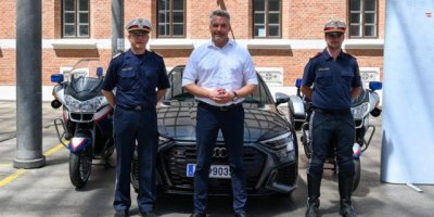 В Австрии для борьбы с уличными гонщиками полиция заказала 37 специальных мощных автомобилей